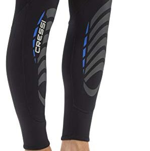 Herren Neoprenanzug für Wassersportarten in Schwarz, Blau und Silber mit grauen Seitenelementen, ideal zum Tauchen, Snorkeln und Surfen.