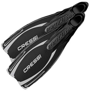 Cressi Reaction Pro Flossen für Tauchen und Schnorcheln in Schwarz mit grauen Akzenten und sportlichem Design.