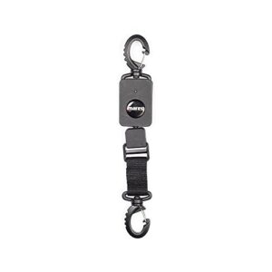 Mares Edelstahl Retractor für Taucher mit ausrollbarer Leine und Sicherheitsverschluss in Schwarz, ideal für schnellen Zugriff auf Tauchzubehör.