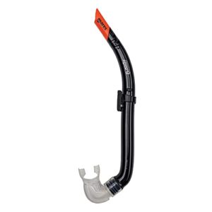Mares Schnorchel Aquazone Sport in Rot und Schwarz mit ergonomischem Silikonmundstück und Semi-Dry Top Technologie für optimale Schnorchel-Erlebnisse.