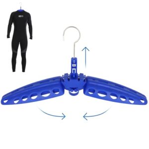 Blauer Kleiderbügel für Neoprenanzüge, designed für optimale Belüftung und schnelle Trocknung von Wassersport-Ausrüstung.