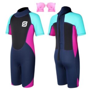 Farbenfroher Shorty Neoprenanzug für Kinder mit Schwimmflügel und kurzen Ärmeln in Dunkelblau, Hellblau und Pink, ideal für Wassersportarten wie Schwimmen und Surfen.
