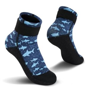 Yikayin Neoprensocken für Kinder in Blau, ideal für Wassersport und Strandaktivitäten, mit rutschfester Sohle und verstellbarem Klettverschluss für hohen Tragekomfort.