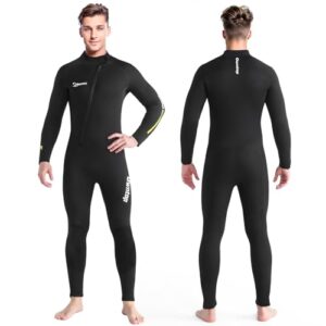 Mann in einem schwarzen 5mm Neoprenanzug für kaltes Wasser, ideal für Tauchen und Surfen, mit ergonomischem Design und Vorderreißverschluss.