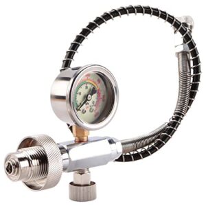 Leistungsstarker Qeunrtiy Ladeadapter für Tauchflaschen mit DIN 232/300-Bar-Anschluss und integriertem Manometer zur Druckmessung.