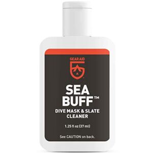 Flasche mit Sea Buff Maskenreiniger für Tauch- und Schnorchelmasken, designed für klare Sicht unter Wasser und optimalen Schutz gegen Beschlagen.