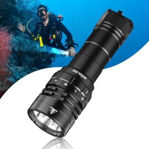 Sofirn SD05 LED Taucherlampe mit 3000 Lumen in einer Unterwasserumgebung, ideal für Tauchgänge und Outdoor-Aktivitäten.