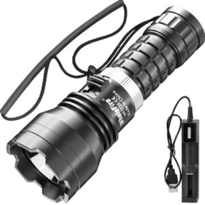 WholeFire Tauchlampe mit 10000 Lumen, IPX8 wasserdicht, geeignet für Unterwasseranwendungen und Nachtaktivitäten.