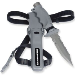 SCUBAPRO SK T Tauchmesser aus Titan, rostfrei. Hochwertiges Produkt für den Einsatz unter Wasser mit scharfer Sägezahnkante und anatomischem Griff.