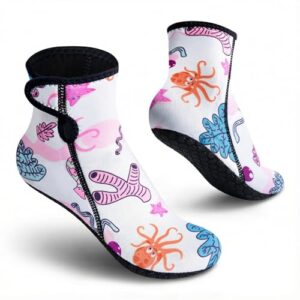 Komfortable Neoprensocken für Kinder, 3mm dick, ideal für kühlere Gewichtsklassen, mit Non-Slip Grip und geklebten Nähten.