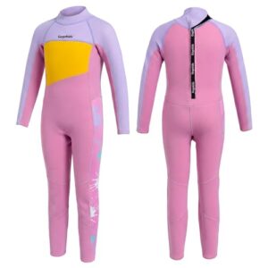 Ein Neoprenanzug für Kinder, der Wärmeisolierung bietet und zusätzlichen Auftrieb für junge Schwimmer ermöglicht. Der Anzug ist weich, flexibel und dehnbar, um vollkommene Freiheit beim Schwimmen zu bieten.