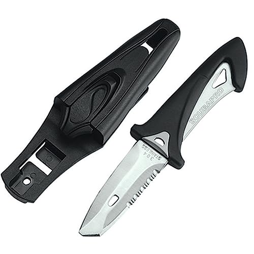 Ein Edelstahl-Tauchermesser von SCUBAPRO mit weißem Blade-Tip vor weißem Hintergrund. Links ein schwarzes Messer mit silberner Kante und rechts ein silbernes Messer mit schwarzem Griff und weißem Blade-Tip. Beide Messer haben 'SCUBAPRO' aufgedruckt.