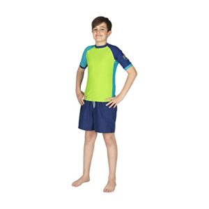 Junge Person in einem Mares Seaside Rashguard Shield Youth, einem schützenden Kurzarmhemd für Jugendliche zwischen 8 und 13 Jahren, mit UV-Protektion UPF 50 und Lime-Farbe.